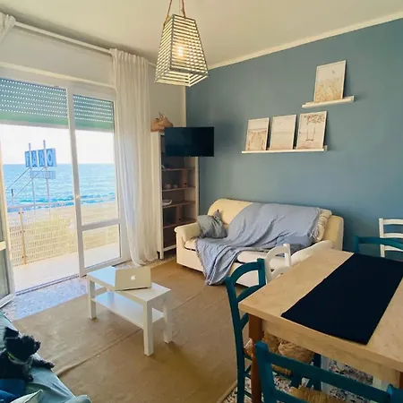 Fronte Mare Marina Di Cecina Apartment *
